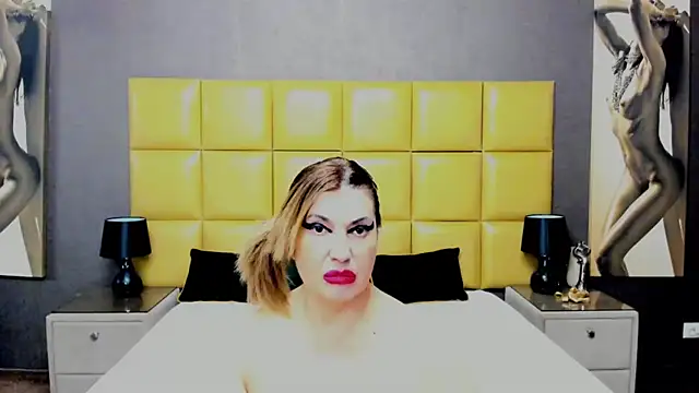 KiraLeila online show from 5, 3, 2025