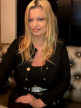 Lisavontease online show from 5, 10, 2025