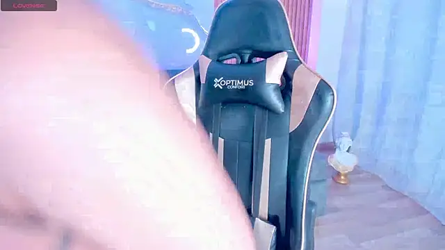 LaraBaker online show from 13, 1, 2025