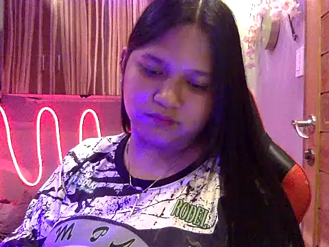 Snapshot of EmpressYna chatting on 23, 9, 2025 EmpressYna online show from 23, 9, 2025