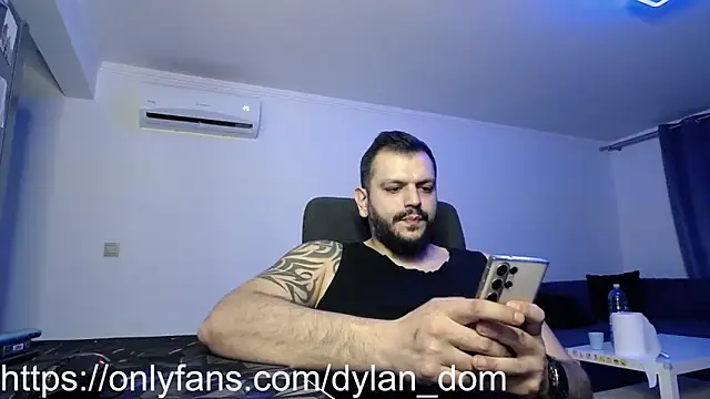 Snapshot of dyllan_dom_ chatting on 12, 3, 2026 dyllan dom online show from 12, 3, 2026