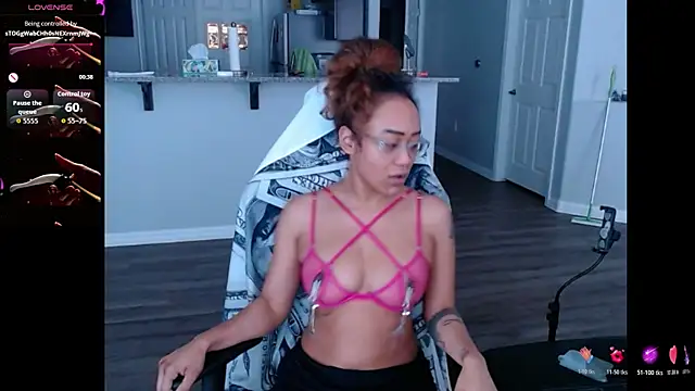 Snapshot of RylHoneyy chatting on 6, 6, 2026 RylHoneyy online show from 6, 6, 2026