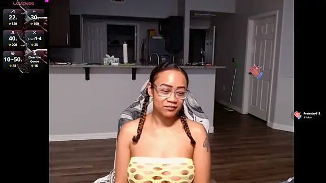 Snapshot of RylHoneyy chatting on 11, 6, 2026 RylHoneyy online show from 11, 6, 2026