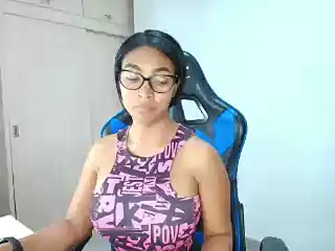 sophiax-x online show from 17, 1, 2025