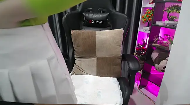 Yuki-yio online show from 22, 2, 2025