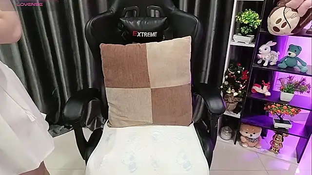 Yuki-yio online show from 12, 4, 2026