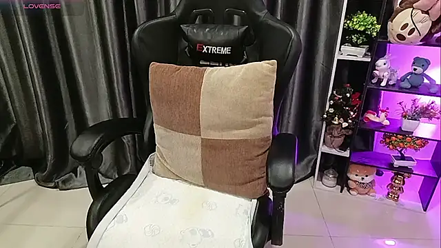 Yuki-yio online show from 21, 4, 2026