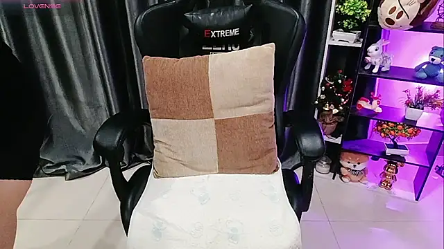 Yuki-yio online show from 24, 4, 2026