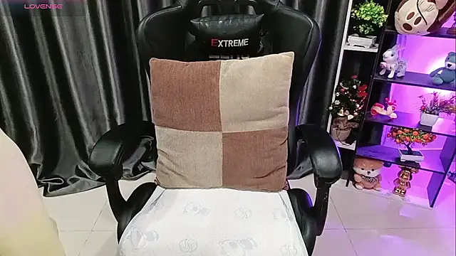 Yuki-yio online show from 26, 4, 2026