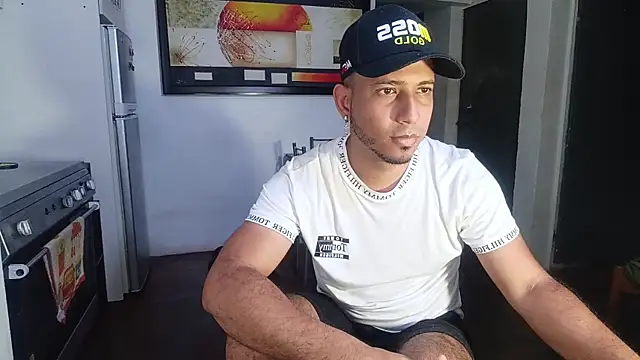 Snapshot of thommerxxx chatting on 28, 5, 2026 thommerxxx online show from 28, 5, 2026