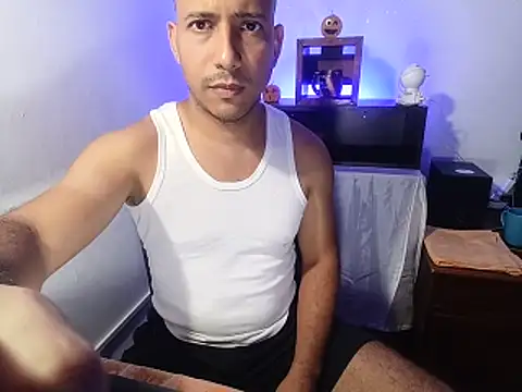 Snapshot of thommerxxx chatting on 5, 6, 2026 thommerxxx online show from 5, 6, 2026