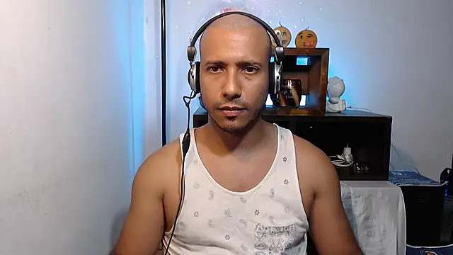 Snapshot of thommerxxx chatting on 14, 6, 2026 thommerxxx online show from 14, 6, 2026