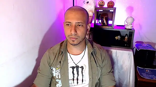 Snapshot of thommerxxx chatting on 17, 6, 2026 thommerxxx online show from 17, 6, 2026