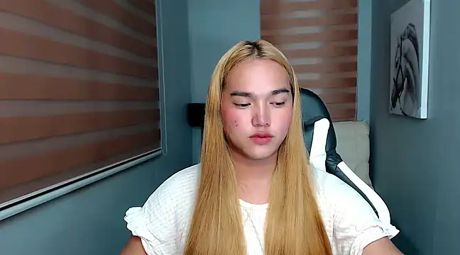 MoaningKylie online show from 1, 2, 2025