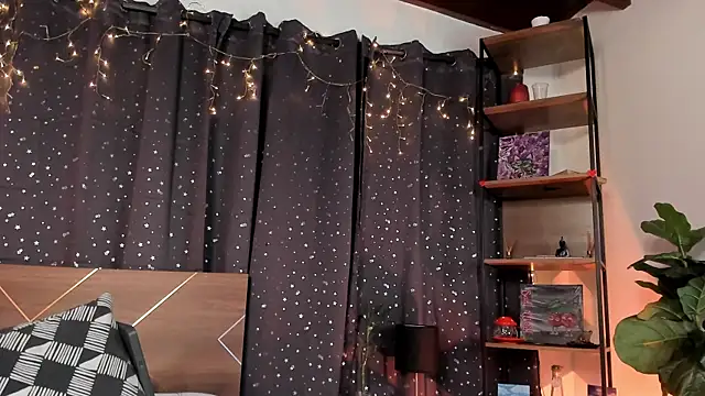 Amy art online show from 28, 2, 2025