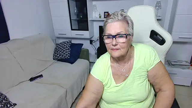 Selenna57 online show from 19, 4, 2026