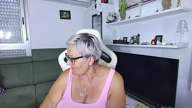 Selenna57 online show from 17, 6, 2026