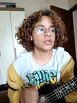 EmmaMelissa0521 online show from 5, 2, 2025