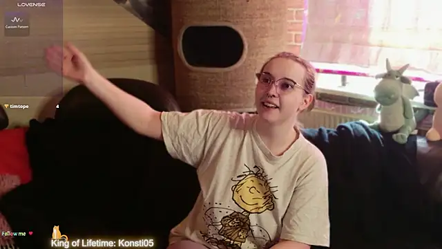 Snapshot of GamerGirl_Eve chatting on 5, 6, 2026 GamerGirl Eve online show from 5, 6, 2026