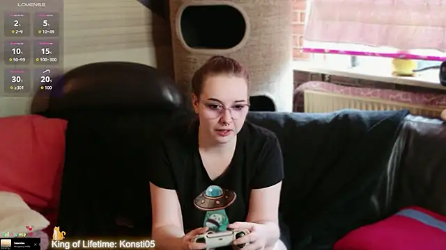 Snapshot of GamerGirl_Eve chatting on 14, 6, 2026 GamerGirl Eve online show from 14, 6, 2026