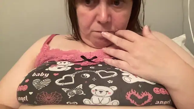 Snapshot of ParisNova chatting on 17, 12, 2025 ParisNova online show from 17, 12, 2025