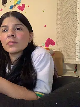 Estefani 32 online show from 17, 4, 2026