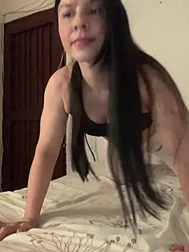 Estefani 32 online show from 21, 4, 2026