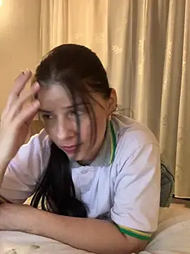 Estefani 32 online show from 23, 4, 2026