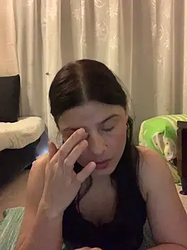 Estefani 32 online show from 24, 4, 2026