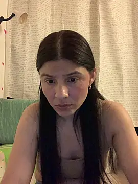 Estefani 32 online show from 26, 4, 2026