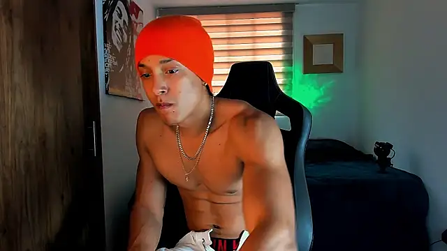 Liam V online show from 1, 2, 2025