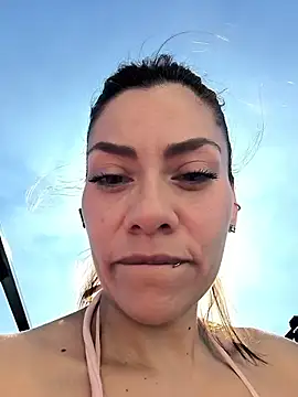 Snapshot of SamyJones9 chatting on 23, 11, 2025 SamyJones9 online show from 23, 11, 2025