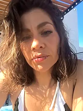 Snapshot of SamyJones9 chatting on 17, 12, 2025 SamyJones9 online show from 17, 12, 2025