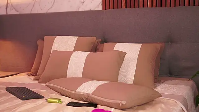 Snapshot of DulceLenns chatting on 28, 1, 2025 DulceLenns online show from 28, 1, 2025