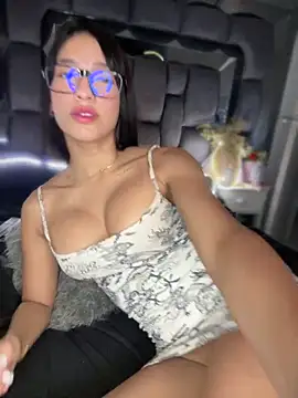 Snapshot of DulceLenns chatting on 3, 2, 2025 DulceLenns online show from 3, 2, 2025