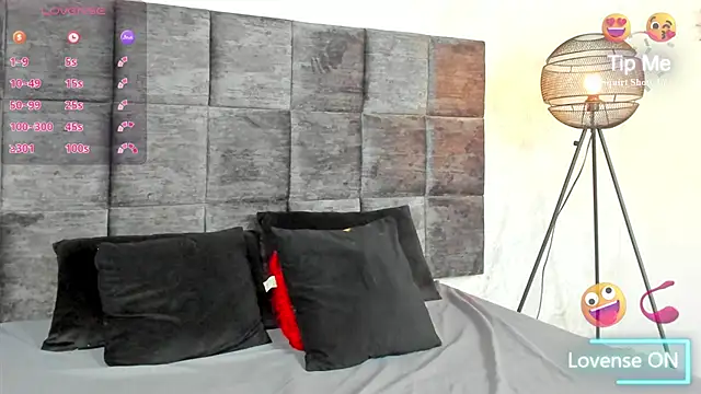 Snapshot of SusanRodriguez_ chatting on 17, 12, 2024 SusanRodriguez online show from 17, 12, 2024