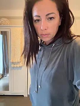 Snapshot of kymii chatting on 26, 10, 2025 kymii online show from 26, 10, 2025