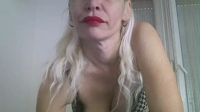 Snapshot of EvaaMina chatting on 5, 1, 2025 EvaaMina online show from 5, 1, 2025