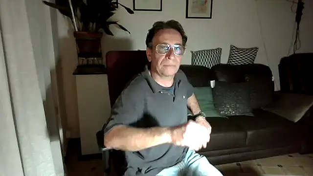 Snapshot of HETEREOMAN chatting on 18, 10, 2025 HETEREOMAN online show from 18, 10, 2025