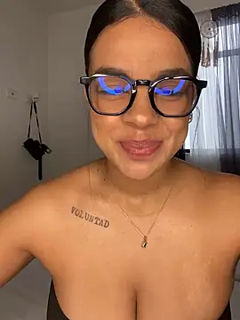 trianawhite online show from 15, 3, 2025