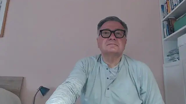 Snapshot of YOU6me chatting on 5, 5, 2026 YOU6me online show from 5, 5, 2026