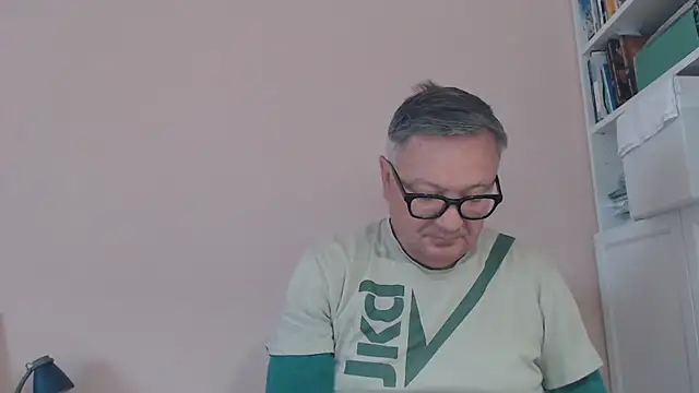 Snapshot of YOU6me chatting on 16, 5, 2026 YOU6me online show from 16, 5, 2026