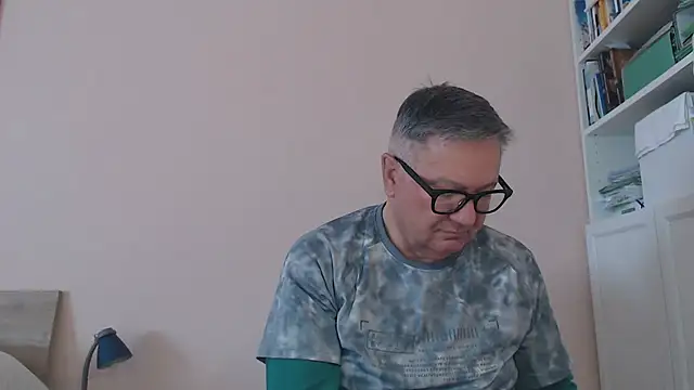 Snapshot of YOU6me chatting on 17, 5, 2026 YOU6me online show from 17, 5, 2026