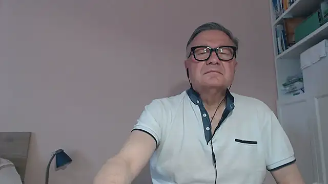Snapshot of YOU6me chatting on 2, 6, 2026 YOU6me online show from 2, 6, 2026