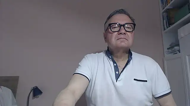 Snapshot of YOU6me chatting on 3, 6, 2026 YOU6me online show from 3, 6, 2026
