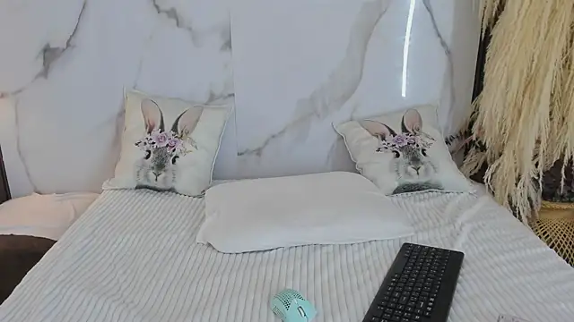 hannahill69 online show from 5, 3, 2025