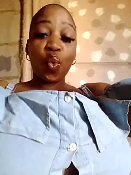 winterqueenx online show from 28, 2, 2025