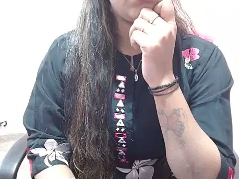 LovingPihu online show from 14, 2, 2025