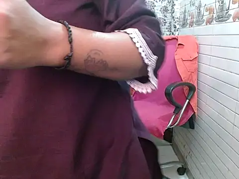 LovingPihu online show from 14, 2, 2026