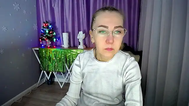 Snapshot of queen_a_n_i chatting on 11, 1, 2025 queen a n i online show from 11, 1, 2025